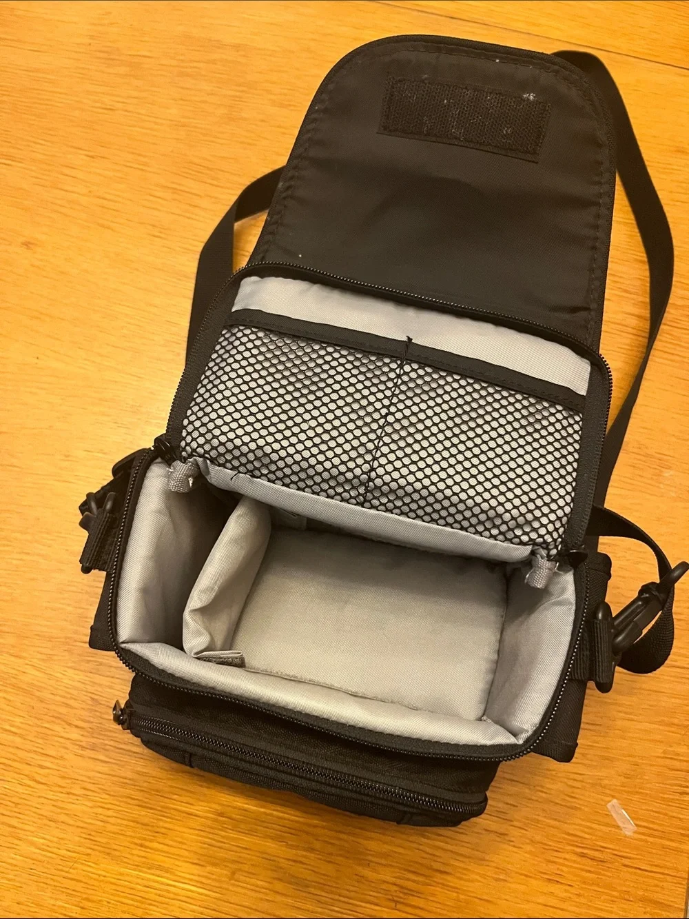 Lowepro Black Compact Camera Case - Padded Protective Bag